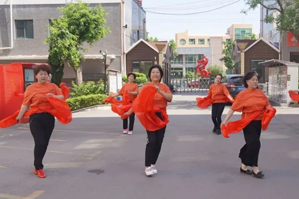 高密永和成功上市，邻里间的温馨故事启航